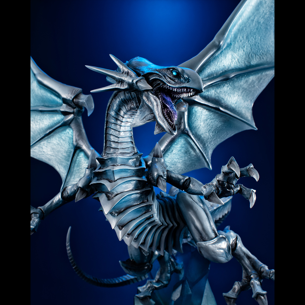 BlueEyes White DragonHolographic Edition "YuGiOh! Duel Monsters", Megahouse ART WORKS